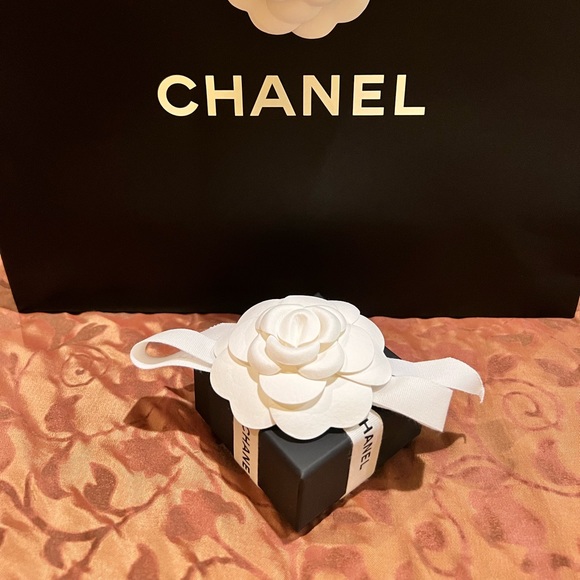 CHANEL Stud Earrings-Authentic Silver/Crystal & Pearly White(.75”x.75”x.5”) NIB - Picture 3 of 17